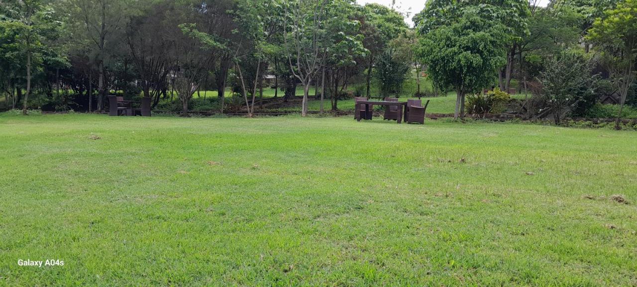 Esikar Gardens Hotel Narok Екстериор снимка