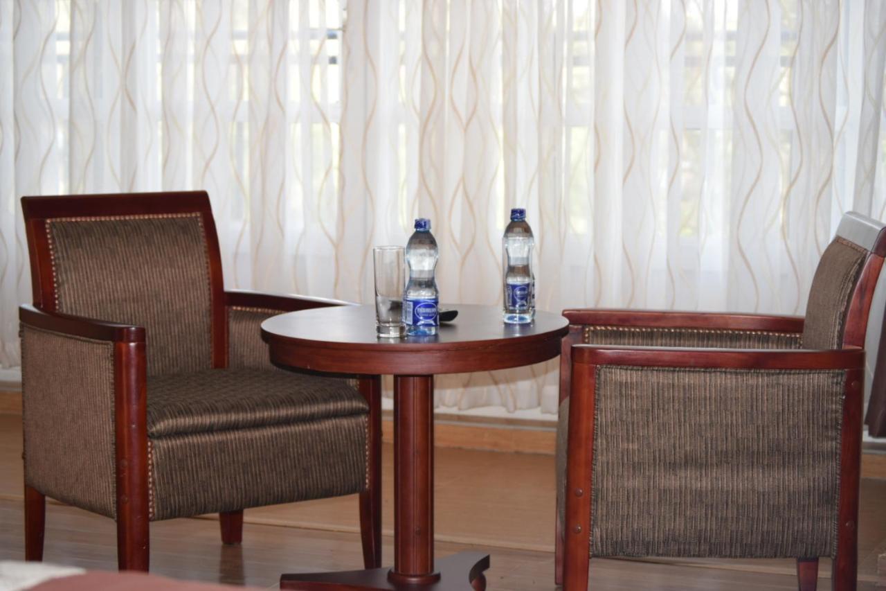 Esikar Gardens Hotel Narok Екстериор снимка