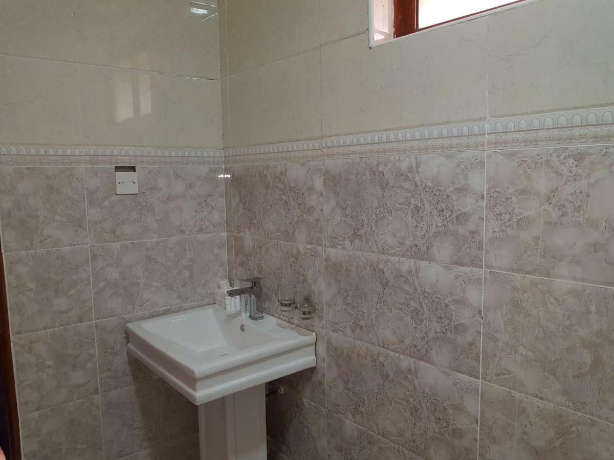 Esikar Gardens Hotel Narok Екстериор снимка