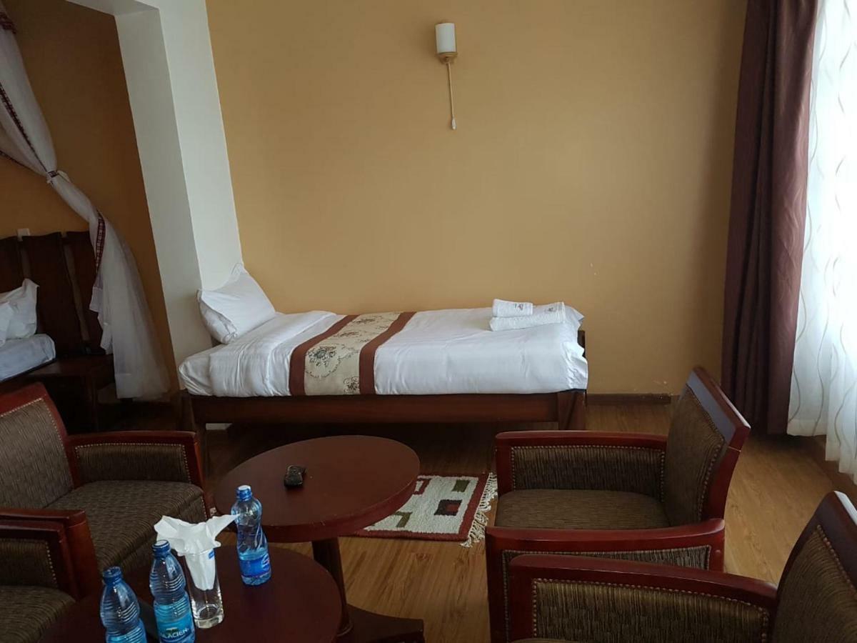 Esikar Gardens Hotel Narok Екстериор снимка